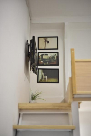 Solo Traveler's Budget-Friendly Studio Near Sava Temple
